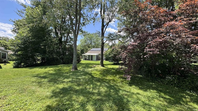 1006 S Carleton Ct, Bloomington, IN 47401 - view of grassy yard