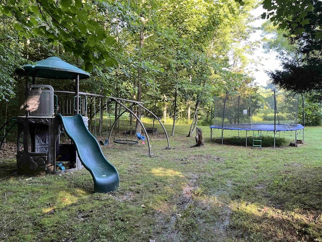11456 E Robins Nest Dr, Springville, IN 47462