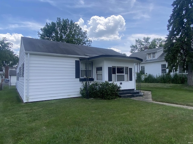 1415 Virginia St, Lafayette, IN 47905 - view of front facade with a front yard