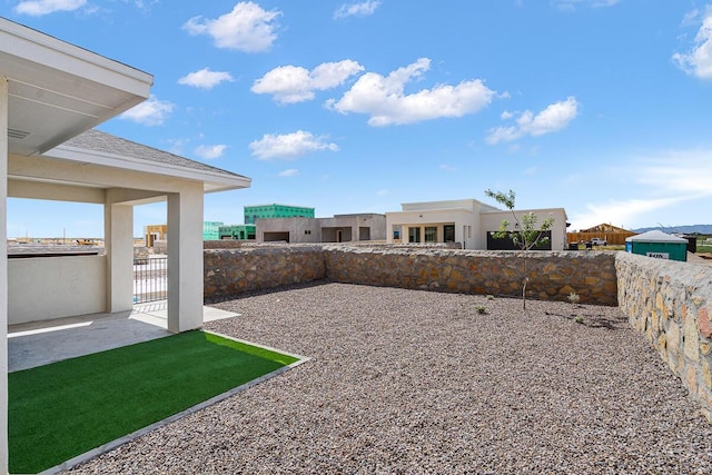 view of yard featuring a patio