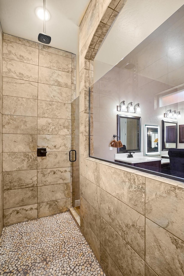 2425 Cesar Cordova Pl, El Paso, TX 79938 - bathroom with an enclosed shower and vanity