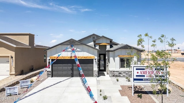 view of front of house featuring a garage