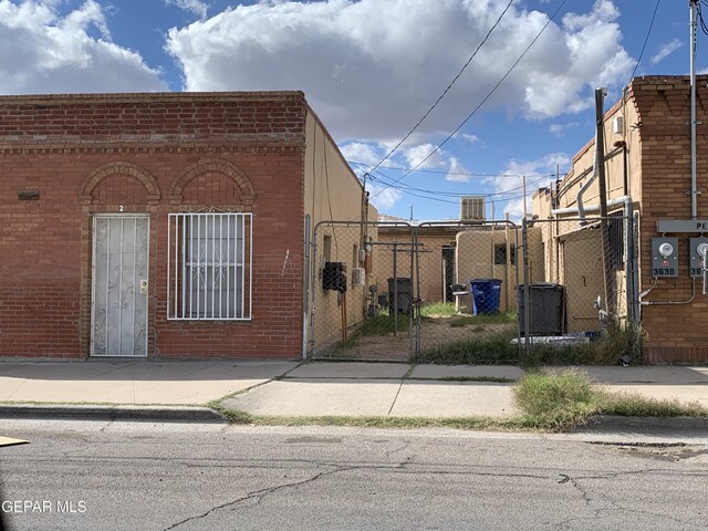 211 Stevens, El Paso, TX 79905 - photo 3