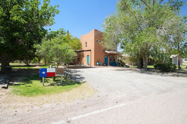 view of front of house