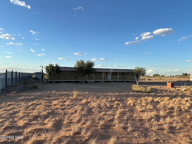 view of yard featuring a rural view