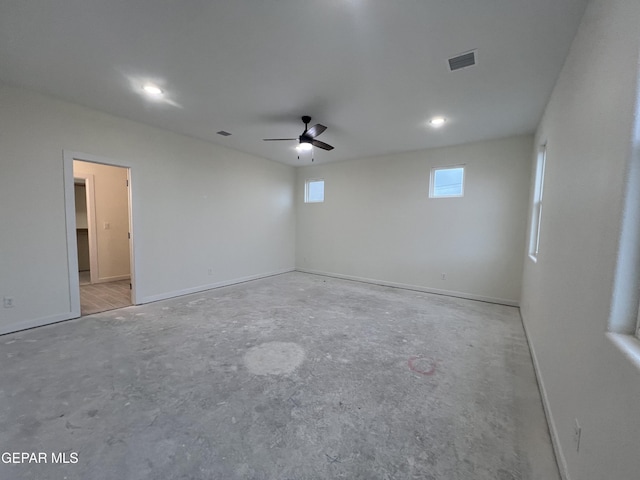 empty room featuring ceiling fan