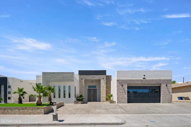 view of front facade with a garage