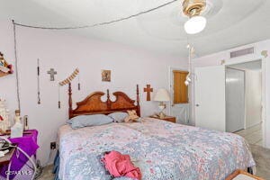 bedroom with ceiling fan