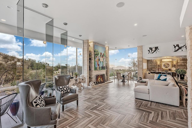 928 Singing Hills Dr, El Paso, TX 79912 - interior space