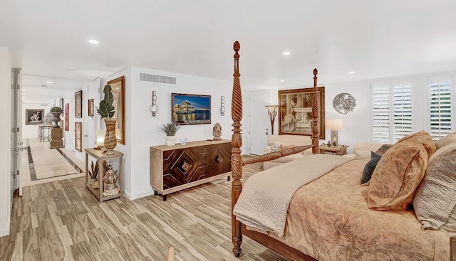 928 Singing Hills Dr, El Paso, TX 79912 - bedroom featuring baseboards, light wood-style floors, visible vents, and recessed lighting