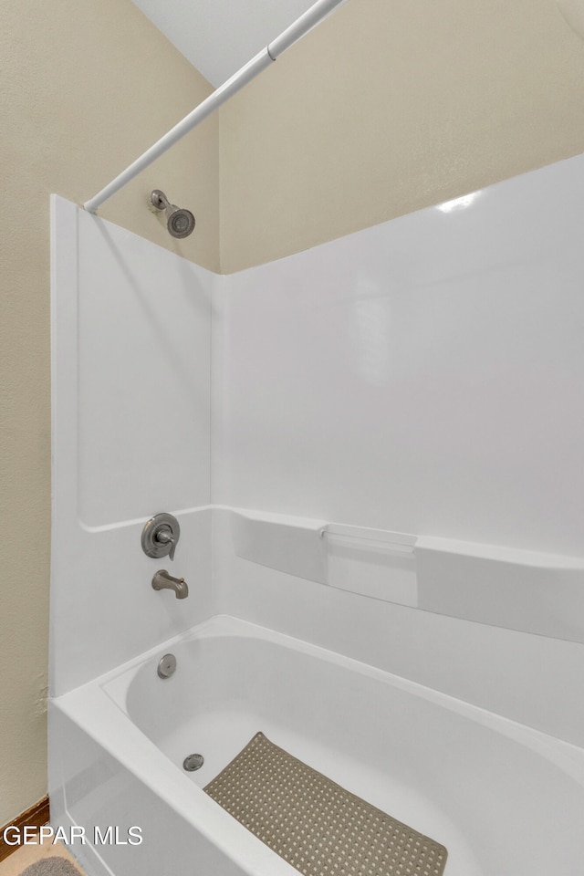 bathroom featuring shower / tub combination