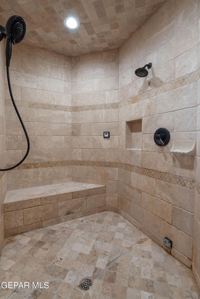 878 Cortona Pl, El Paso, TX 79928 - bathroom featuring a tile shower