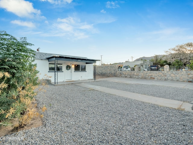 view of front of property