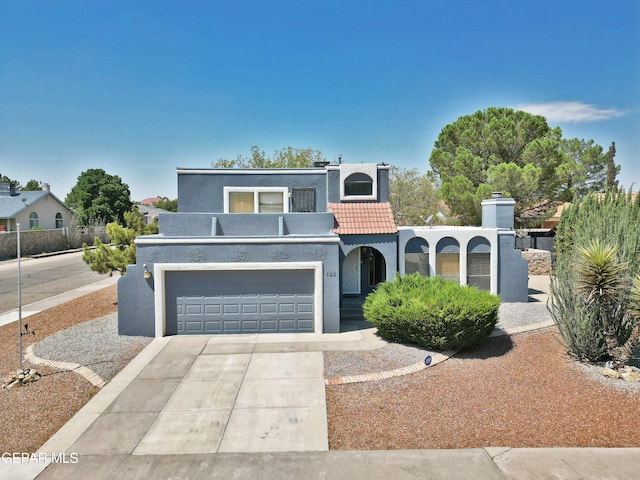 view of front facade with a garage