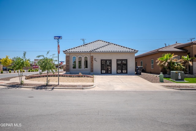 1041 Summer Lake St, El Paso, TX 79928 - mediterranean / spanish-style home featuring cooling unit