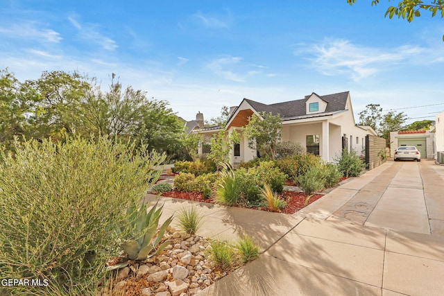 view of front of property