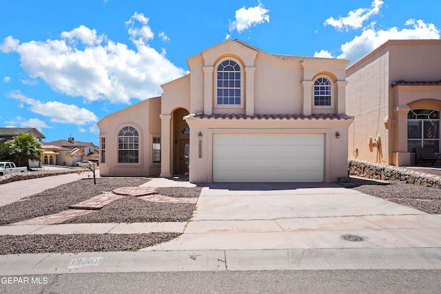 view of front facade featuring a garage