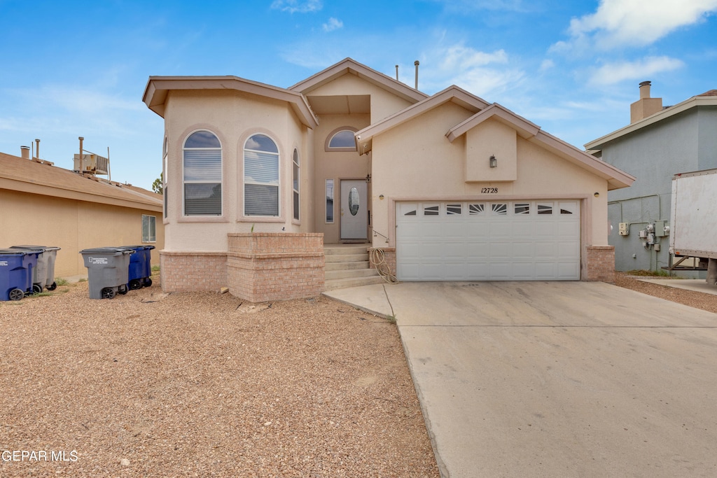 view of front facade with a garage