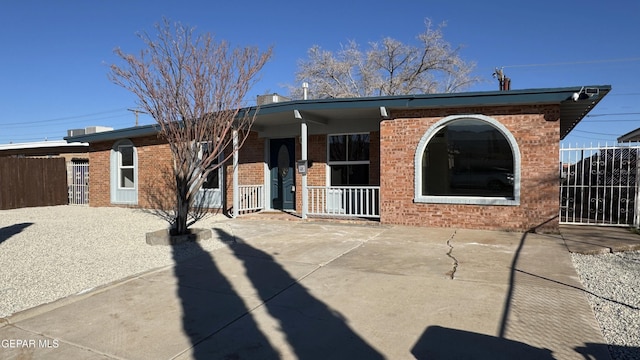 view of front facade featuring a patio area