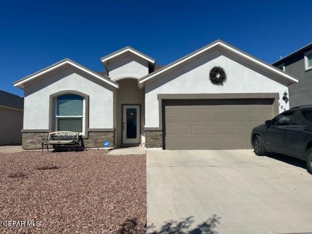 view of front of property featuring a garage