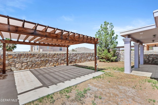 view of yard with a patio and a pergola