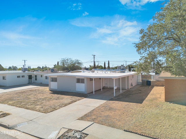 view of front of property