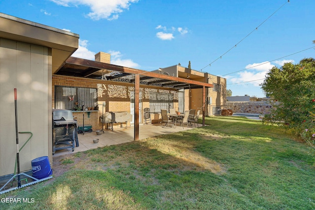 view of yard with a patio