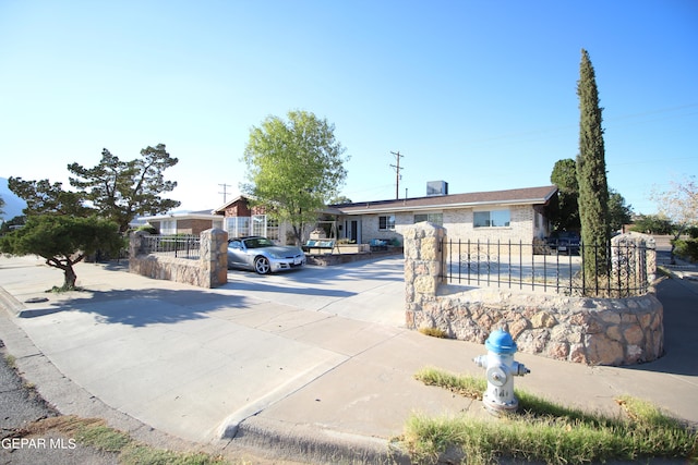 view of front of property