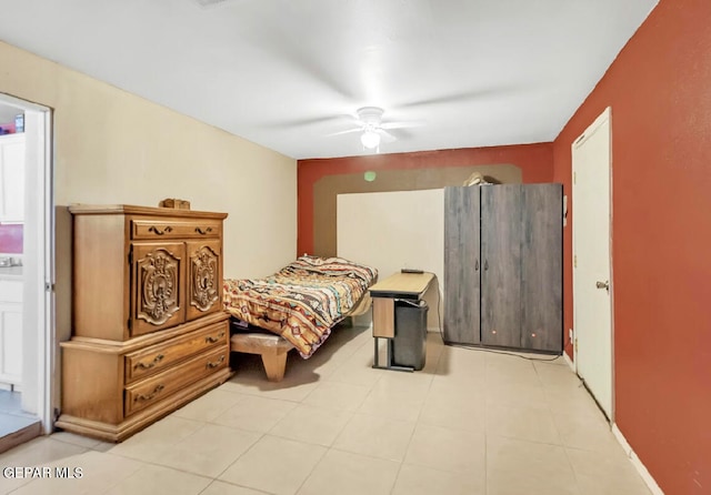 bedroom featuring ceiling fan