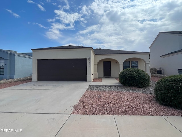 view of front facade with a garage