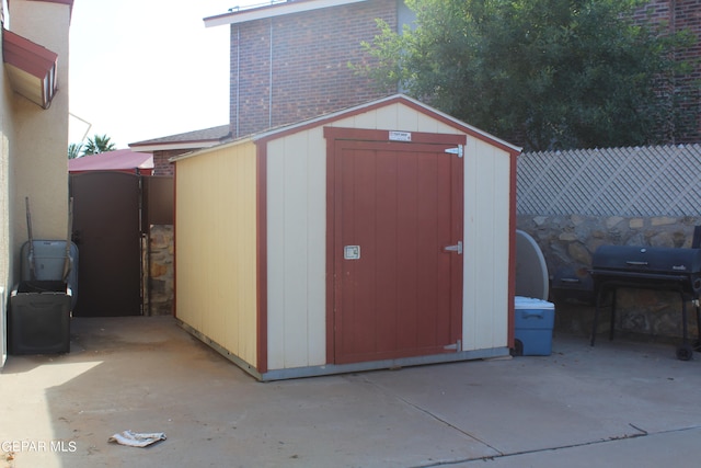 view of outbuilding