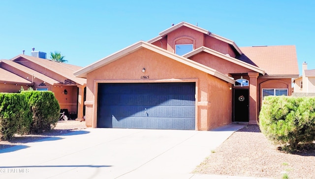 view of front facade with a garage