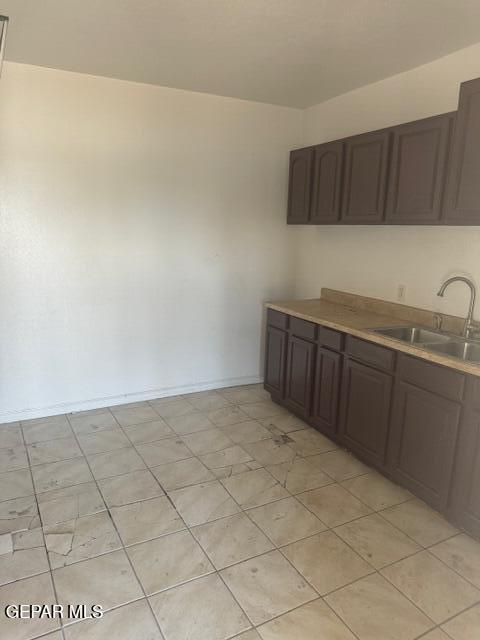 5600 Joe Perez Ct, El Paso, TX 79905 - photo 6