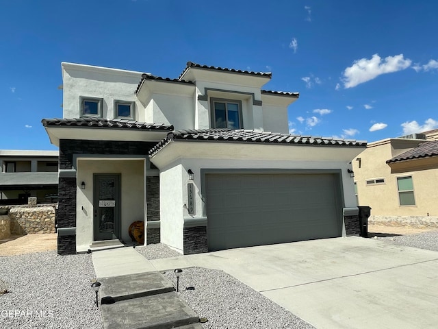 view of front facade featuring a garage