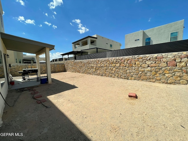 view of yard featuring a patio