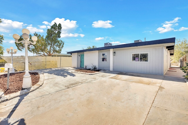 view of front of home featuring a patio area