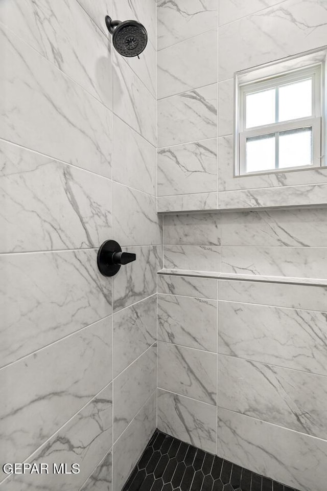 13397 Highworth Dr, El Paso, TX 79928 - bathroom with tiled shower