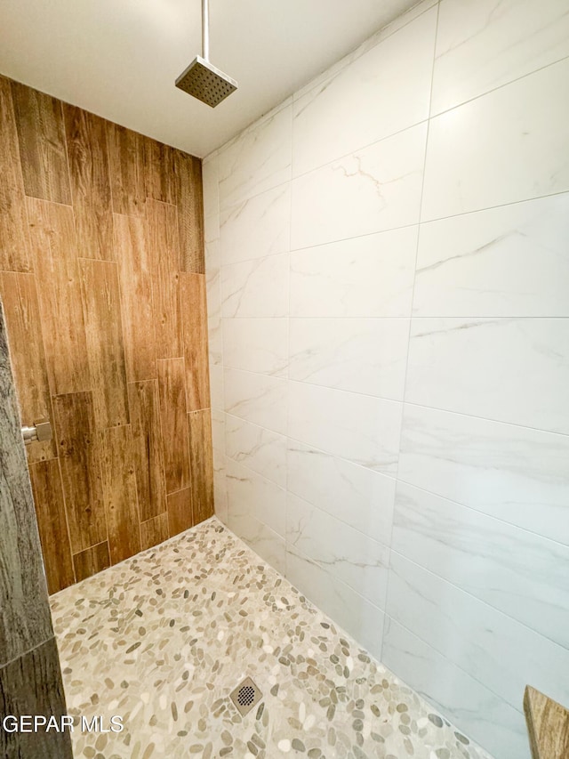 1783 Urijah Pl, El Paso, TX 79928 - bathroom featuring tiled shower