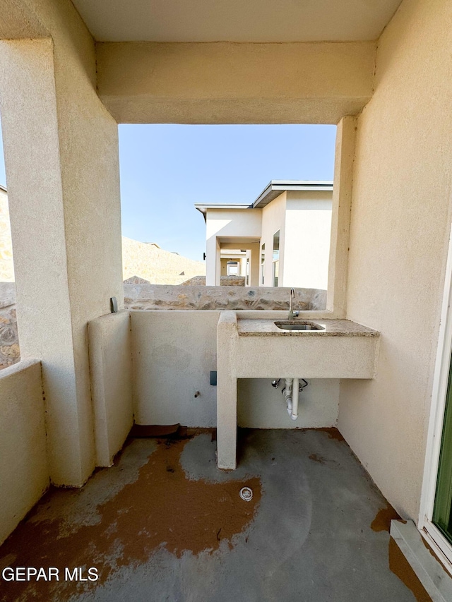 1783 Urijah Pl, El Paso, TX 79928 - view of patio with a balcony and a sink