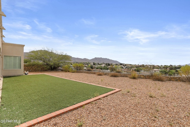 view of yard with a mountain view