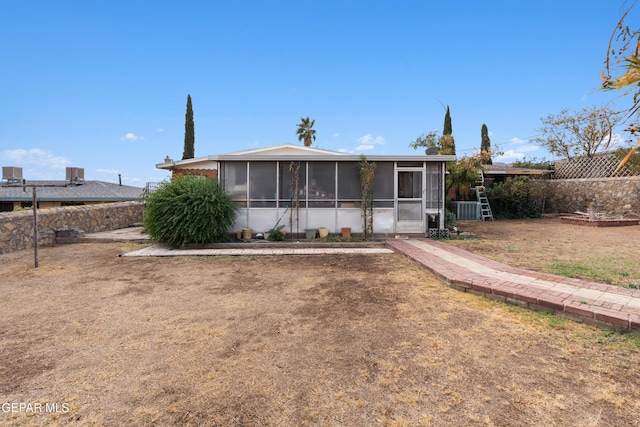 3405 Volcanic Ave, El Paso, TX 79904 - back of house with a sunroom