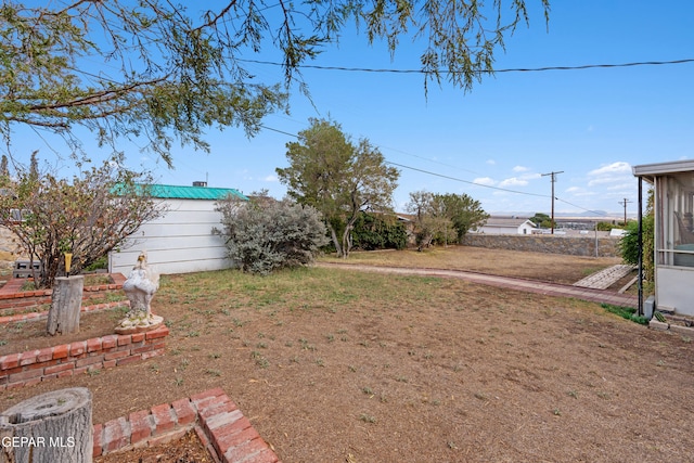 3405 Volcanic Ave, El Paso, TX 79904 - view of yard