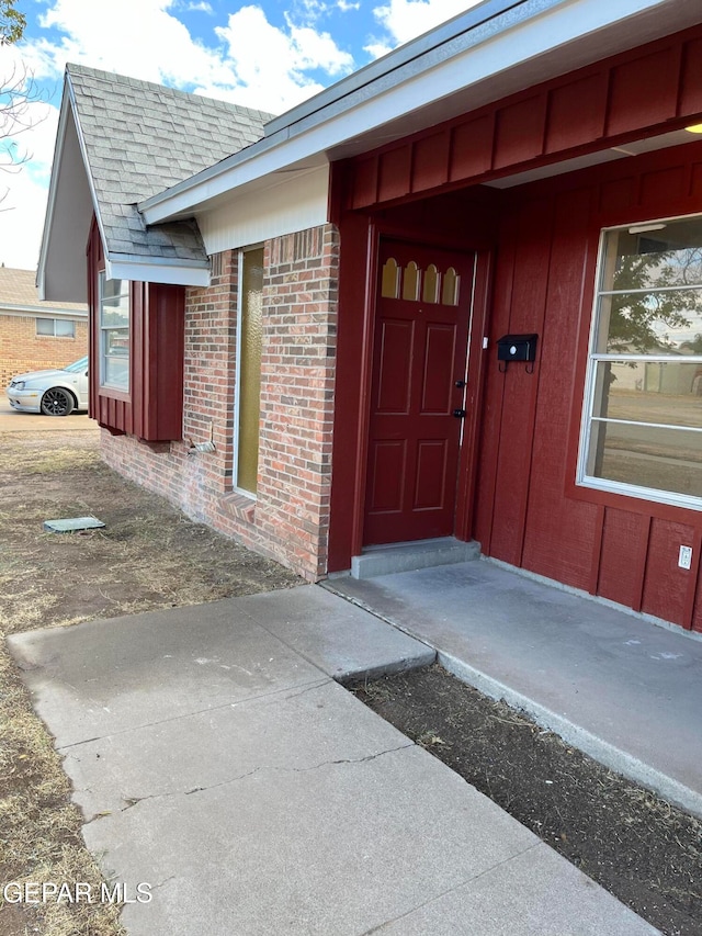 view of property entrance