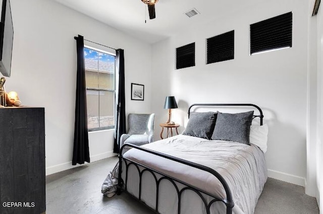 bedroom with ceiling fan