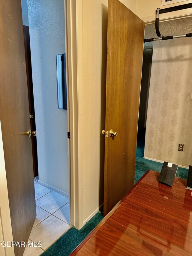 10521 Gaius Dr, El Paso, TX 79924 - corridor featuring baseboards