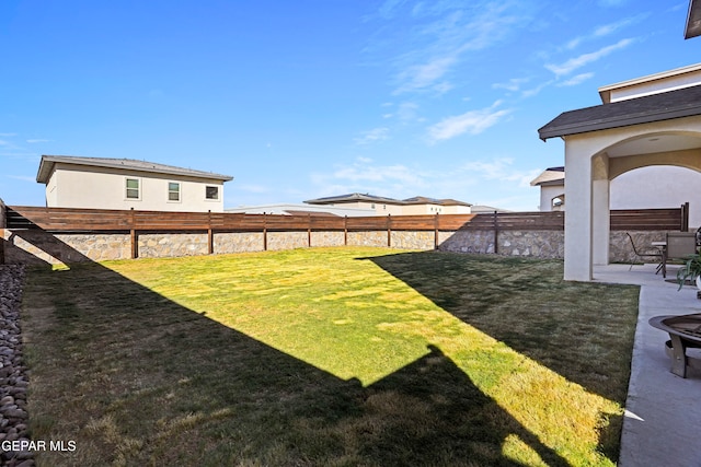 view of yard with a patio