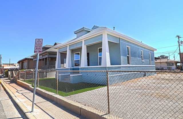 view of front of house