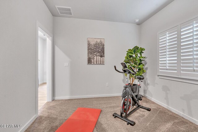 900 Stoke St, El Paso, TX 79928 - exercise room featuring carpet flooring and baseboards