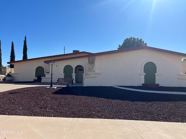 view of front of property