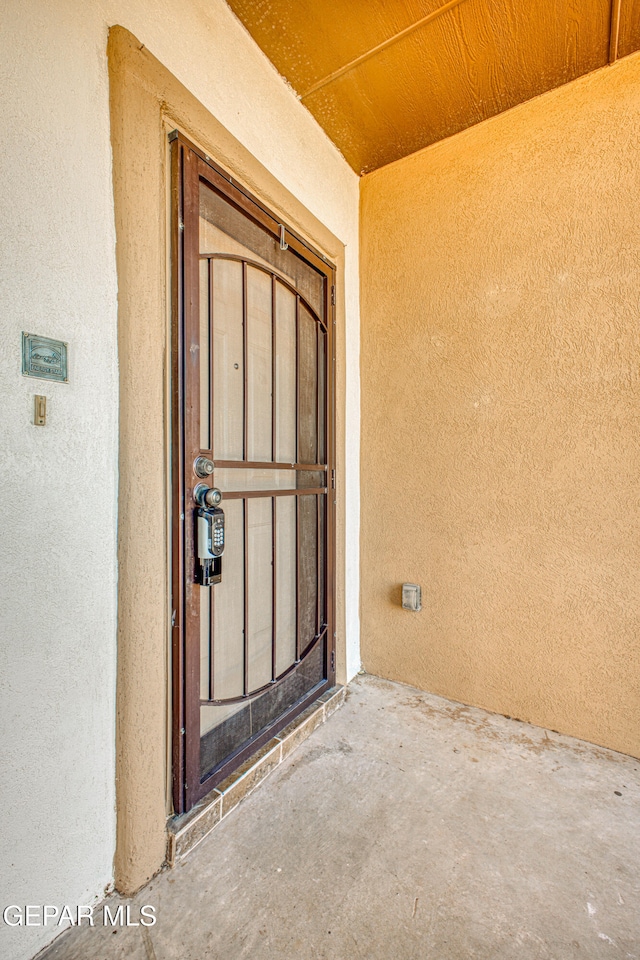 view of entrance to property